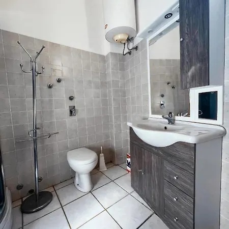 1665 Apartment
